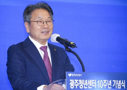 “청년의 상상이 정책으로”… 광주청년센터 10주년 기념, 강기정 시장 청년들과 소통