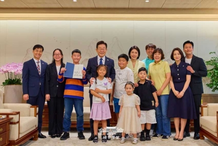 대통령, 손편지 보낸 어린이 3명과 특별한 만남 가져
