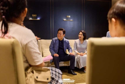 이재명 대통령, 원생들과 함께 영화 ‘킹 오브 킹스’ 관람
