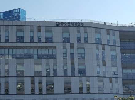 한성숙 중기부 장관, 중앙대 찾아 청년 창업자들과 소통