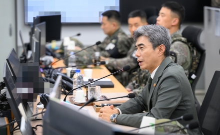 강신철 국방장관, DMZ 지뢰 추정 폭발 부상 장병 위문…25사단서 대비태세 점검