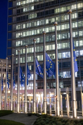 EU 집행위원회, 스페인 열차 충돌 참사에 조기 게양…“유럽이 함께 슬퍼한다”