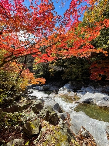 경기도 올가을 단풍 나들이, 용추계곡 비경 품은 연인산 명품 계곡길로 떠나자