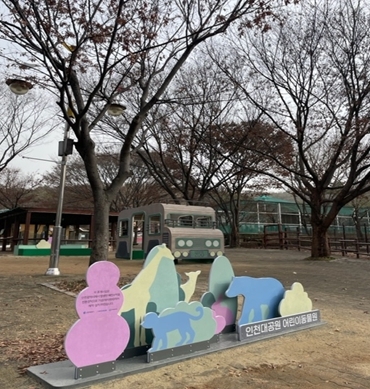 인천시, 버려진 폐현수막 2,550장(1.53톤) 공원 벤치로 변신