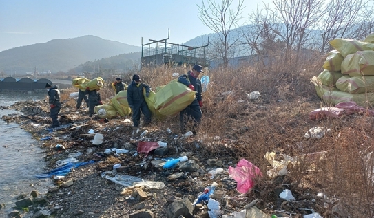 여수시, 해양쓰레기 수거 본격 돌입…37억 원 투입