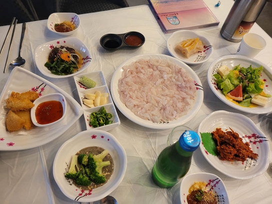 [ESG 현장스케치] 양양 세꼬시 맛집의 ‘일회용 비닐 식탁보’... 어떻게 생각하시나요?