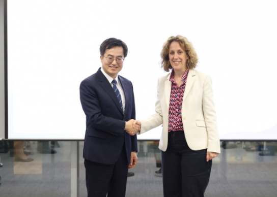 경기도 기후도지사 김동연, 더 클라이밋 그룹 대표 만나 기후위기 극복 위한 글로벌 협력 제안