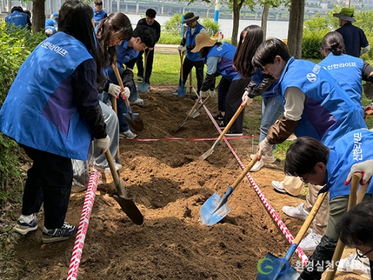 환경실천연합회, 신한라이프와 '빛나는 숲 조성' 위한 자원봉사