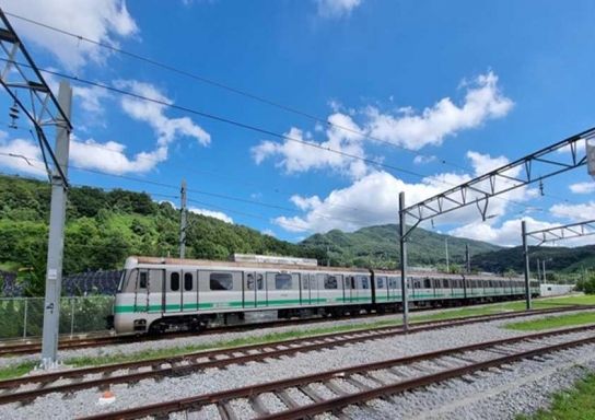 철도 운송, 탄소 배출 저감의 핵심 해법… LTO 배터리가 주도하는 친환경 혁신
