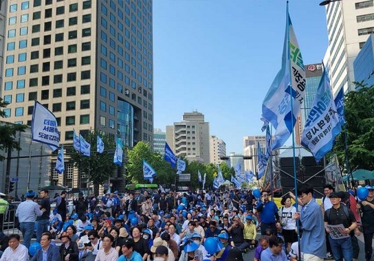 토요일 헌법재판소 앞 탄핵 찬반 집회...국민 혼란 속 신속한 헌법적 판단 필요