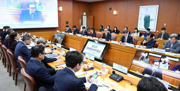 외교부 제2차관 주재 1차 대책회의 현장.jpg