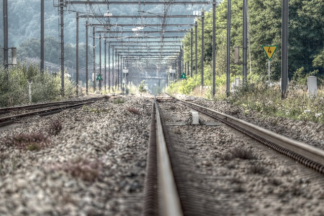 railway-rails-2738508_640.jpg
